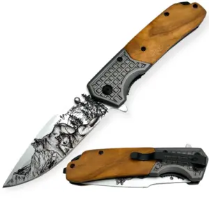 FOLDING KNIFE WITH WOLF