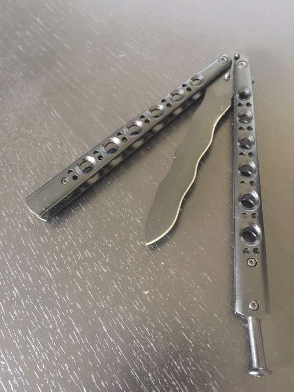 147KBK - 5.5" Kriss Blade Butterfly Knife - Image 2